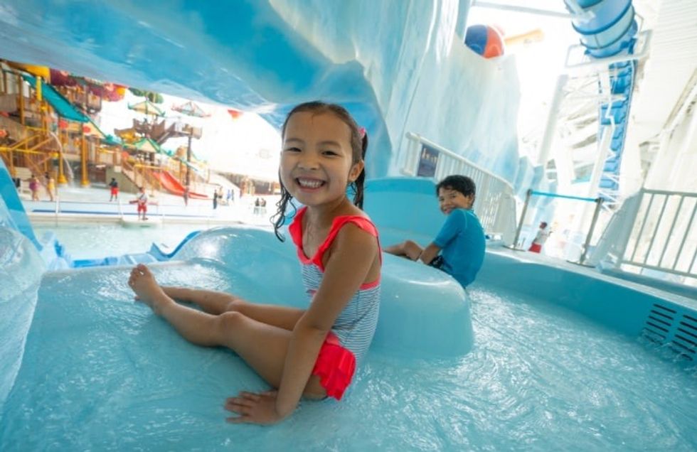 young guest dreamworks water park