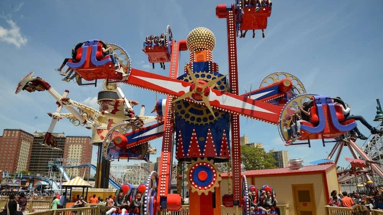 Zamperla-Nebulaz-ride-at-Coney-Island