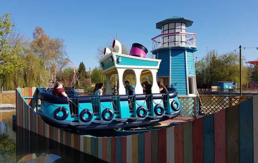 zamperla rockin' tug attraction