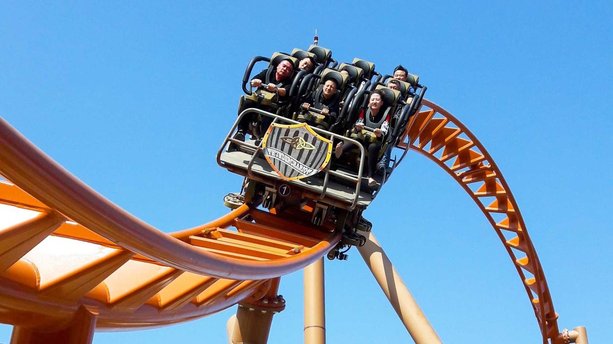 Zamperla's Thunderbolt coaster opens at Haichang's Dalian Discovery Kingdom theme park. THeme index and museum index.