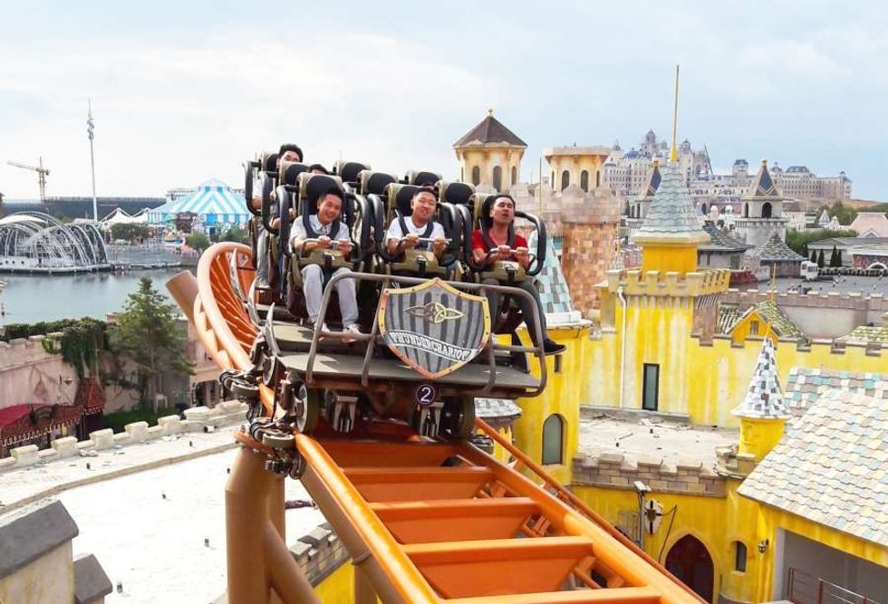 Zamperla's Thunderbolt coaster opens at Haichang's Dalian Discovery Kingdom