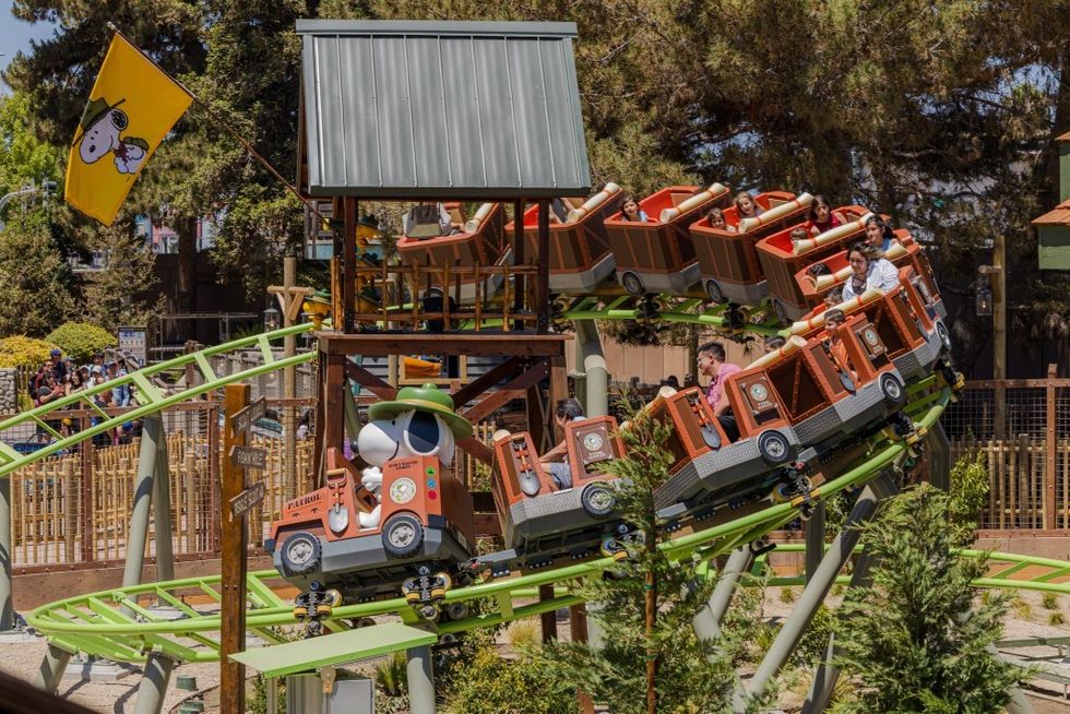 Zamperla themed Family Coaster Snoopy’s Tenderpaw Twister Coaster