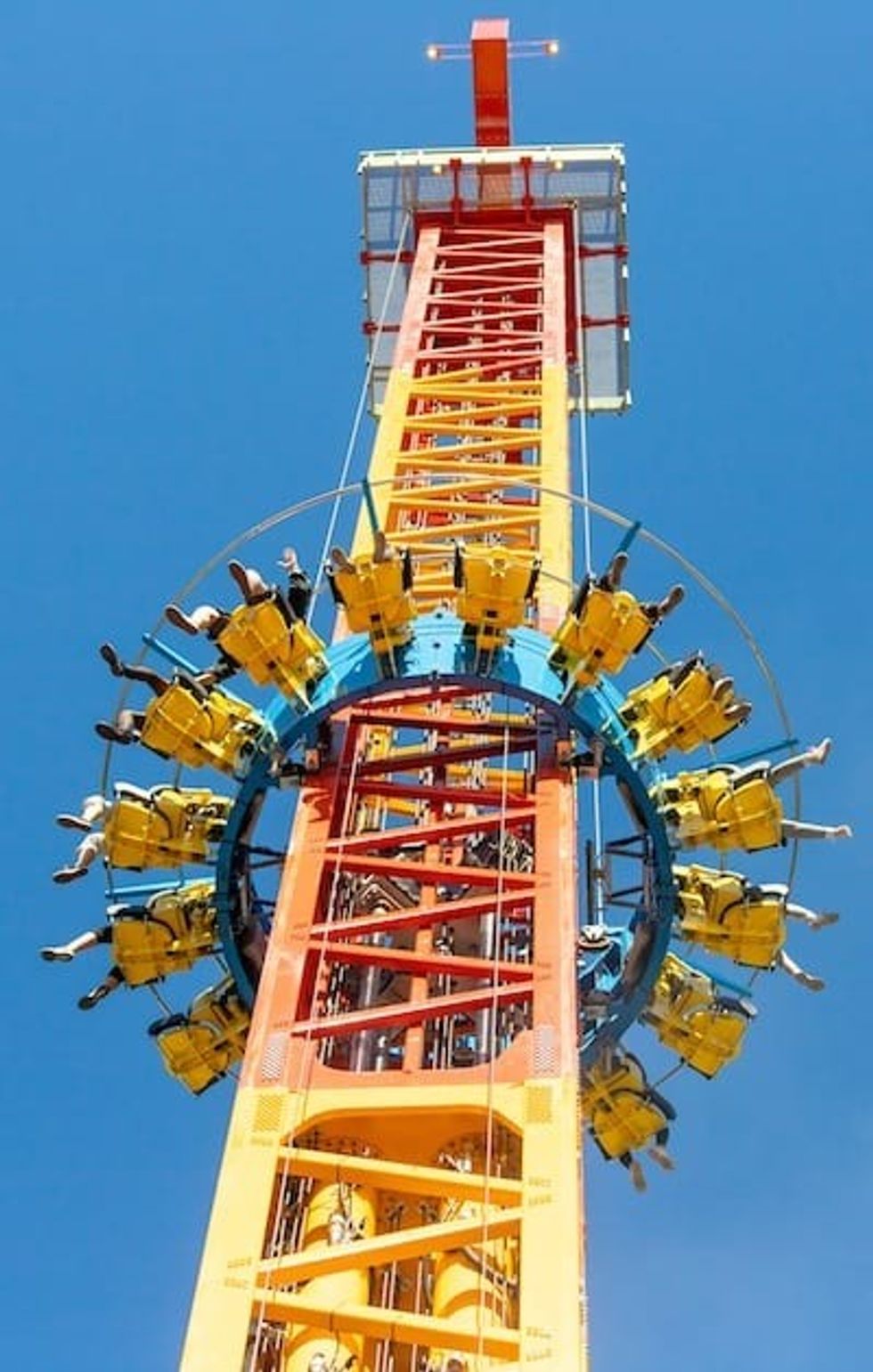 Zamperla-Z-Max-tower-ride-at-Särkäniemmi