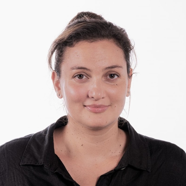 Zehra Ahmed headshot
