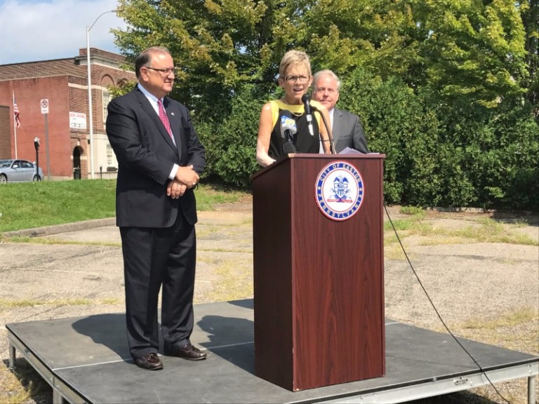 Mayor Sal Panto, City of Easton; Lin Erickson, Executive Director and CEO, Da Vinci Science Center; Representative Robert Freeman