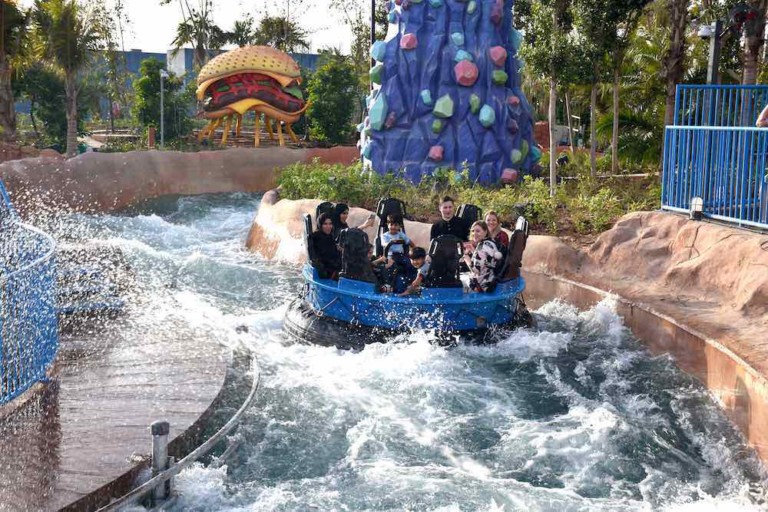 rapids water ride motiongate whitewater west