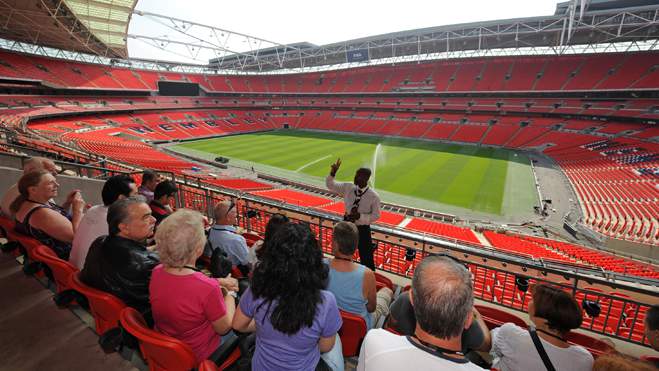 fans taking wembley stadium group tour