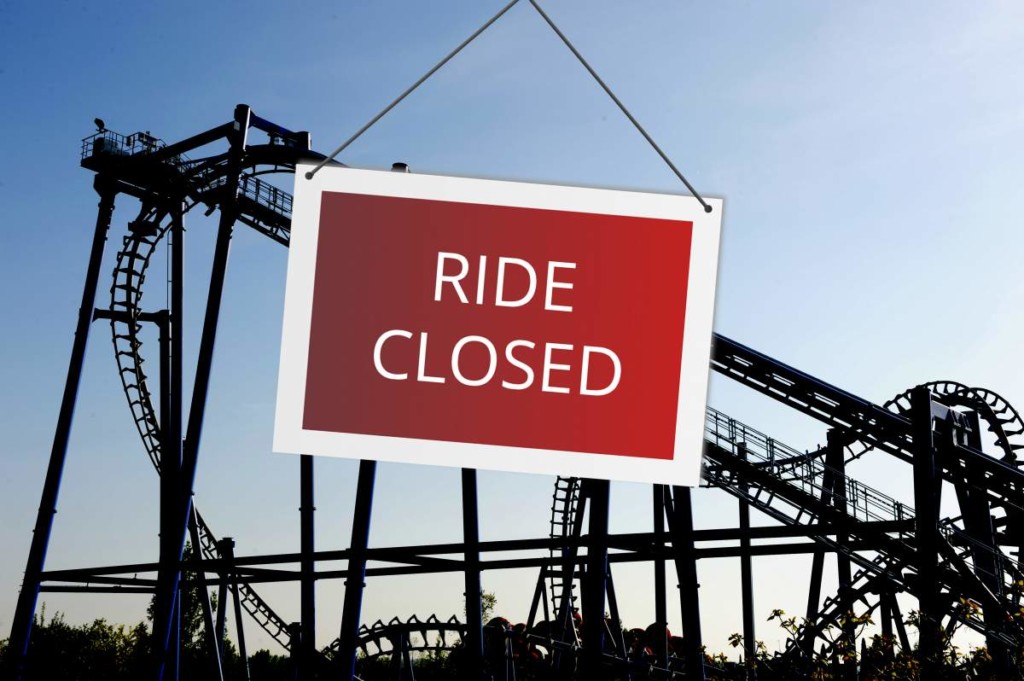 roller coaster with closed sign - keep track of downtime with mobaro park