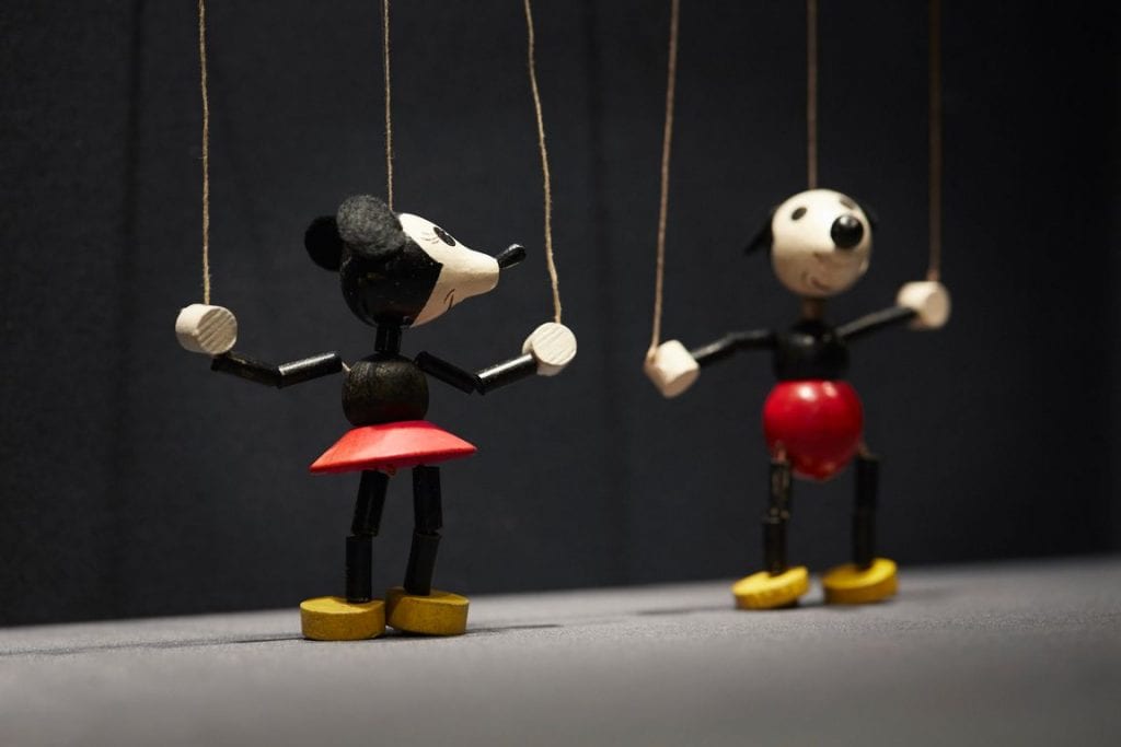 Minnie and Mickey string puppet figures