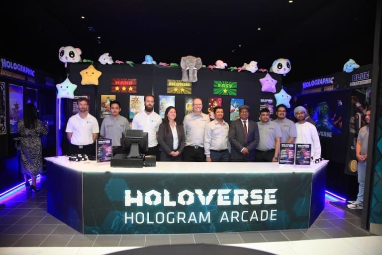 Holoverse-Hologram-Arcade-at-trade-show-11