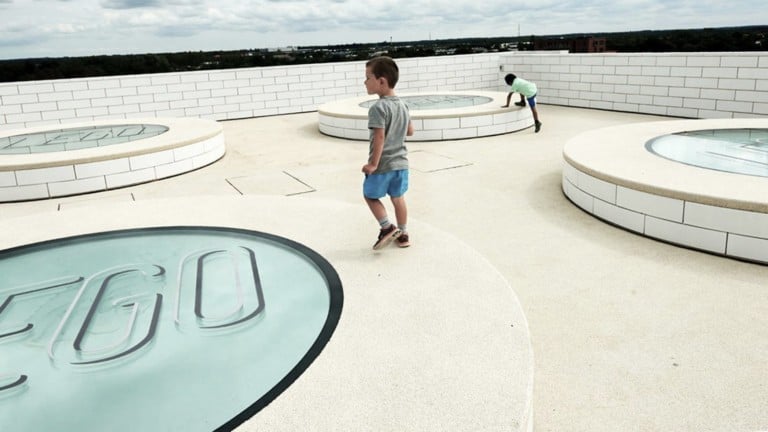 Lego-House-public-area-boy running around on roof