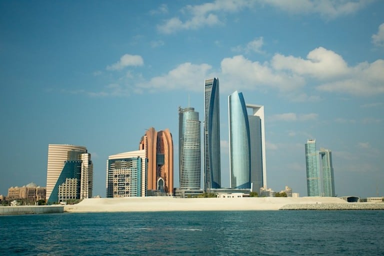 abu dhabi skyline