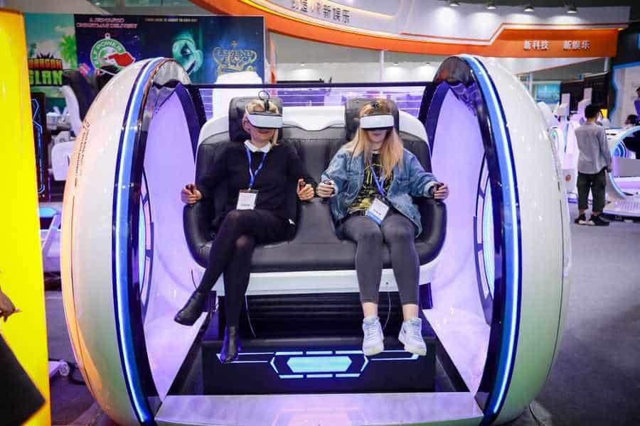 AAA 2019 Attendees on VR Machine