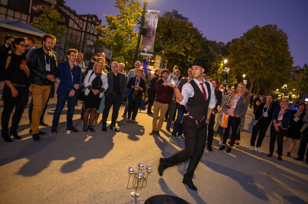 IAAPA Expo Europe Paris_IEE 2019_opening reception performer