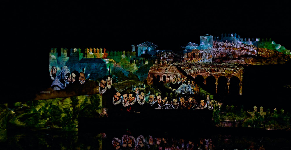 Christie Puy de Fou night projection show