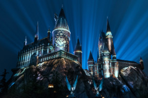 Nighttime lights at Hogwarts Castle, Universal