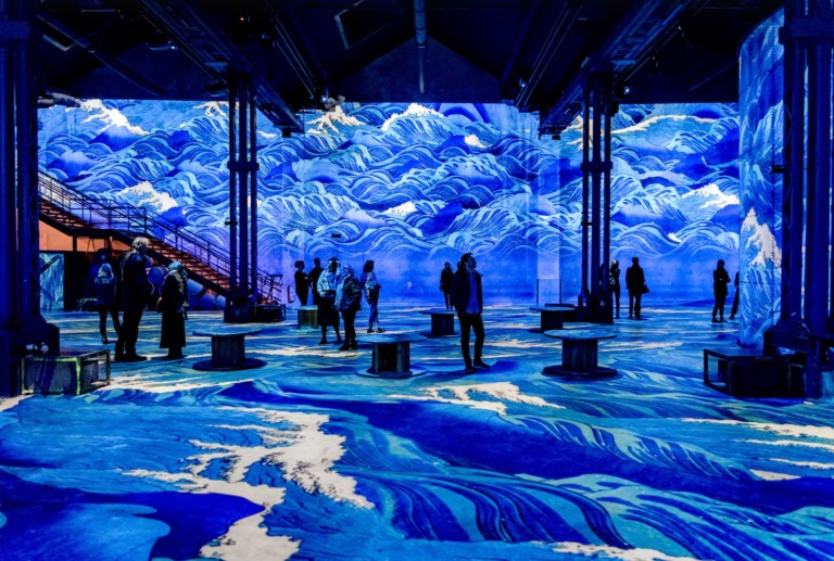 Atelier des Lumières Japan Waves