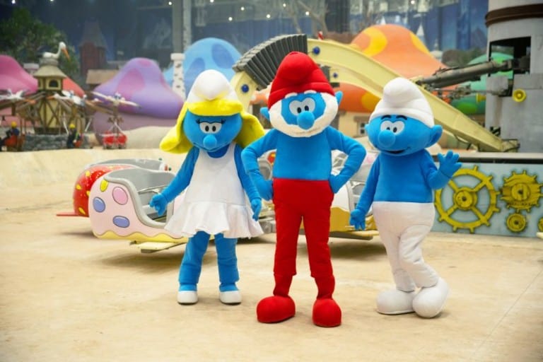 dream island theme park moscow smurfs