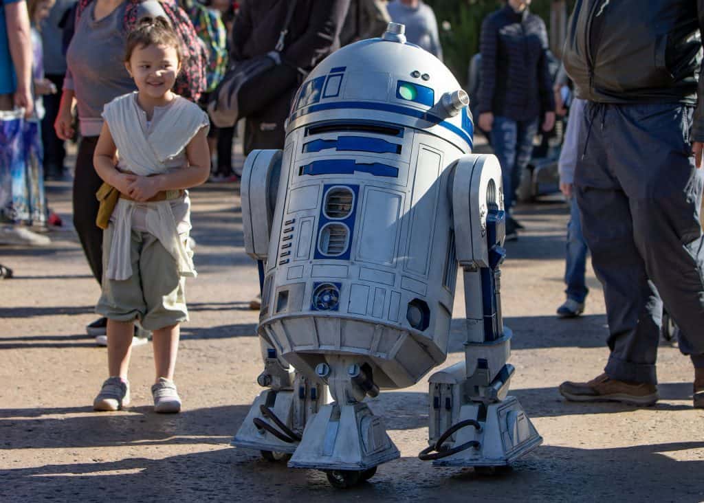 r2 d2 star wars galaxys edge disneyland reinvent theme park