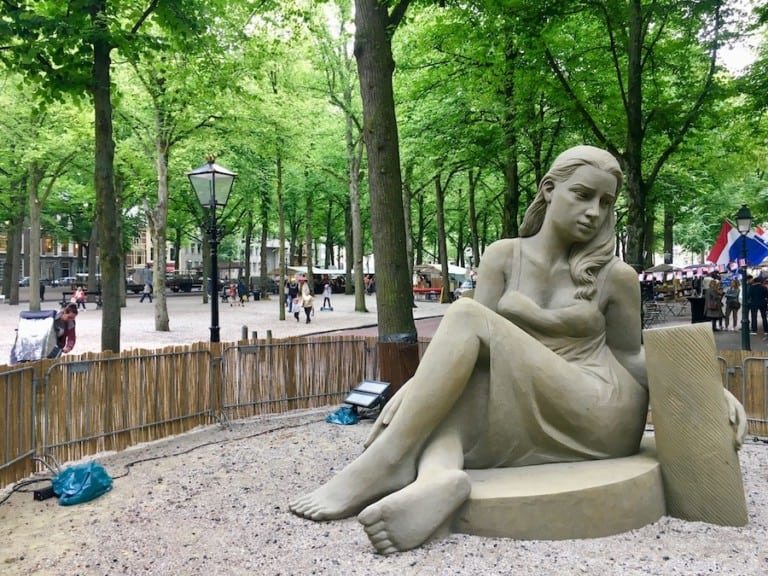 sculpture at the Lange Voorhout in The Hague