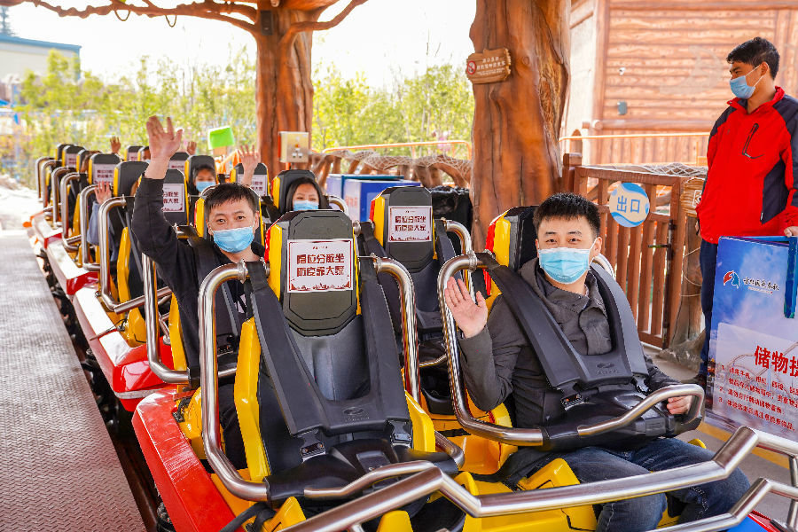 Theme Parks Could Reopen at Their Own Discretion