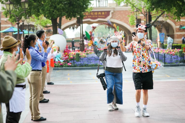 shanghai disney reopening face masks