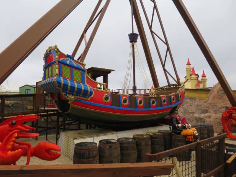 ghostly galleon pirate ship at gulliver's valley theme park