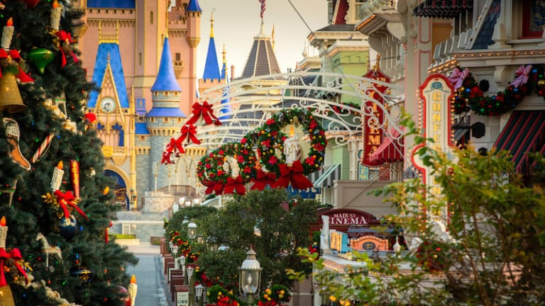 walt disney world christmas 2020