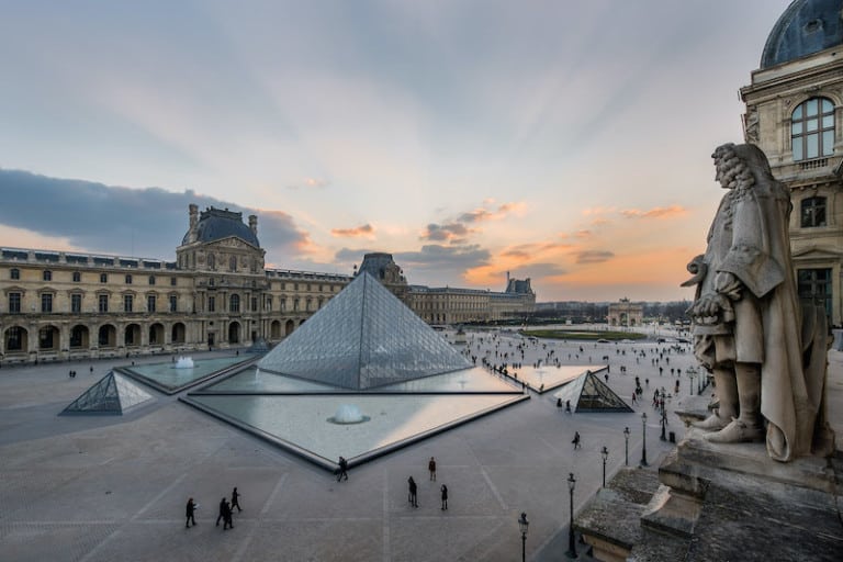 louvre museum paris