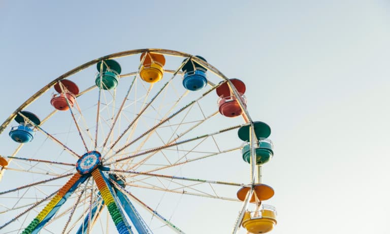 Smeetz ferris wheel amusement park