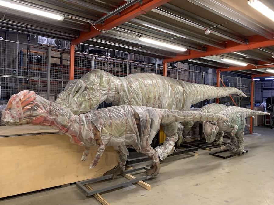 Shipping monster transports animatronic dinos