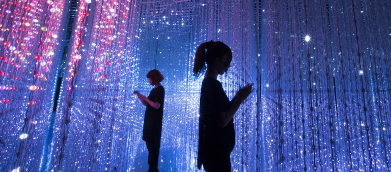 Crystal Universe teamLab