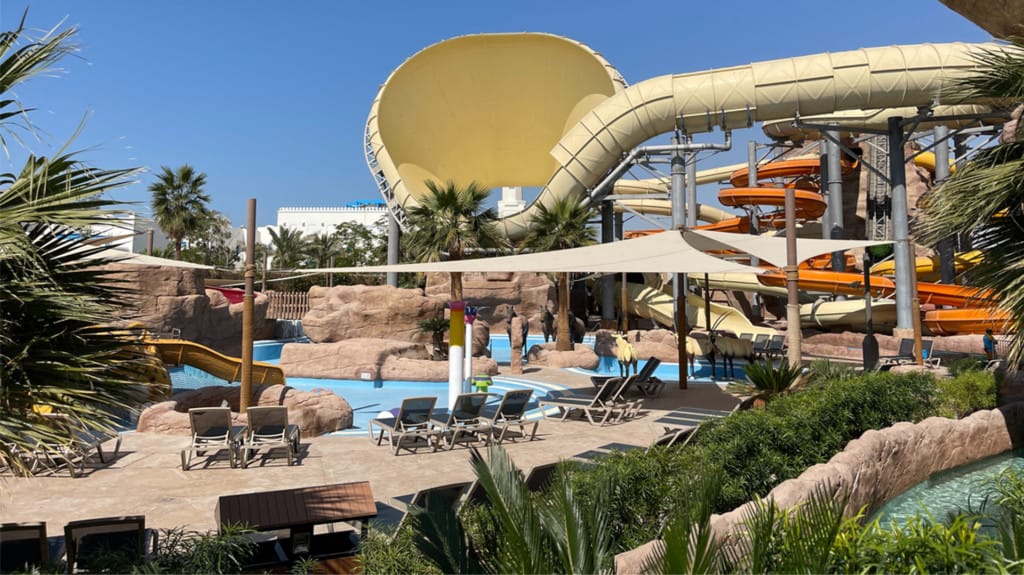 Hilton Salwa Beach Resort & Villas