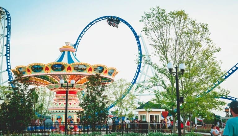 accessso OWA Parks & Resort Rollin' Thunder & Flying Carousel