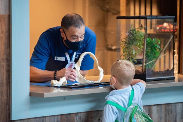 Eric with guest at St Louis Aquarium