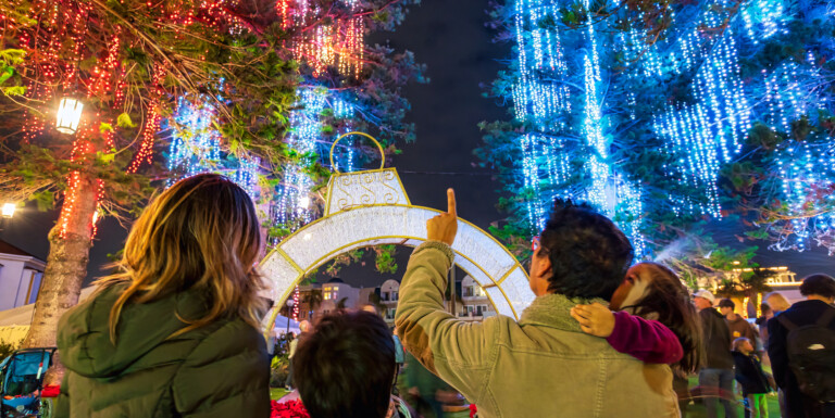 Family & Light Show – Hotel Del Coronado