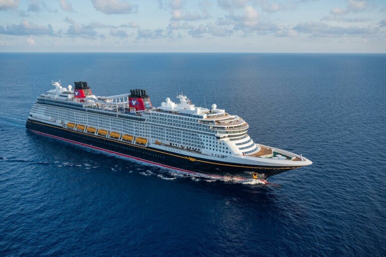 Through a combination of liquefied natural gas (LNG) and numerous advances in ship design, the Disney Wish is estimated to be nearly 30 percent more fuel efficient and emit approximately 20 percent less greenhouse gases.