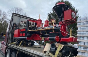 Shipping Monster moves train for Vancouver Zoo