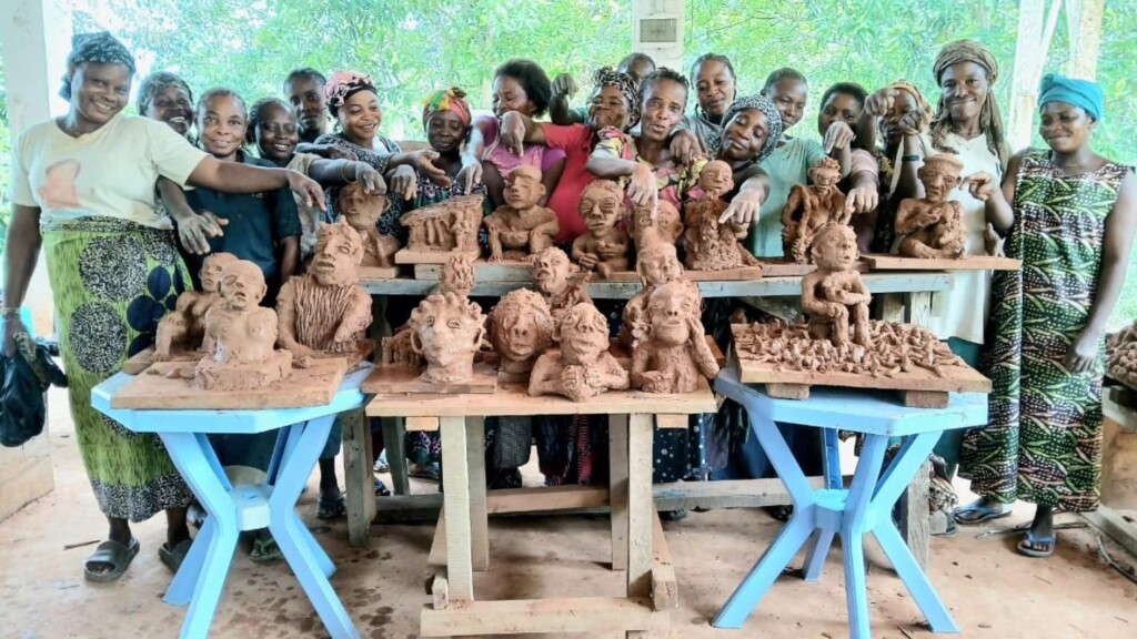 Cercle d'Art des Travailleurs de Plantation Congolaise - CATPC: Atelier de sculpture pour les femmes de Lusanga [Facebook]