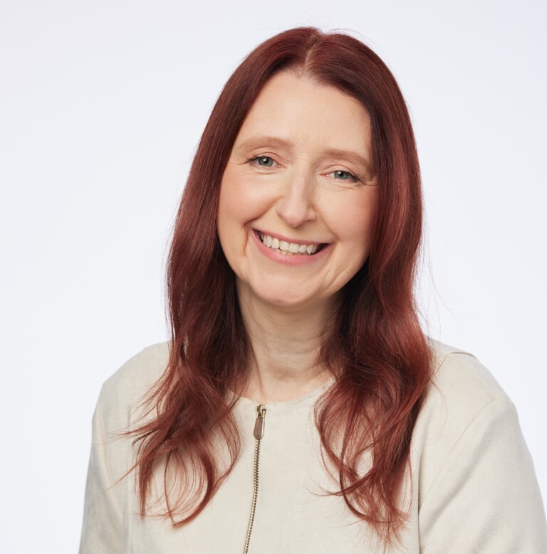 Julie Freeland headshot