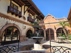 Nigloland Universal Rocks hotel