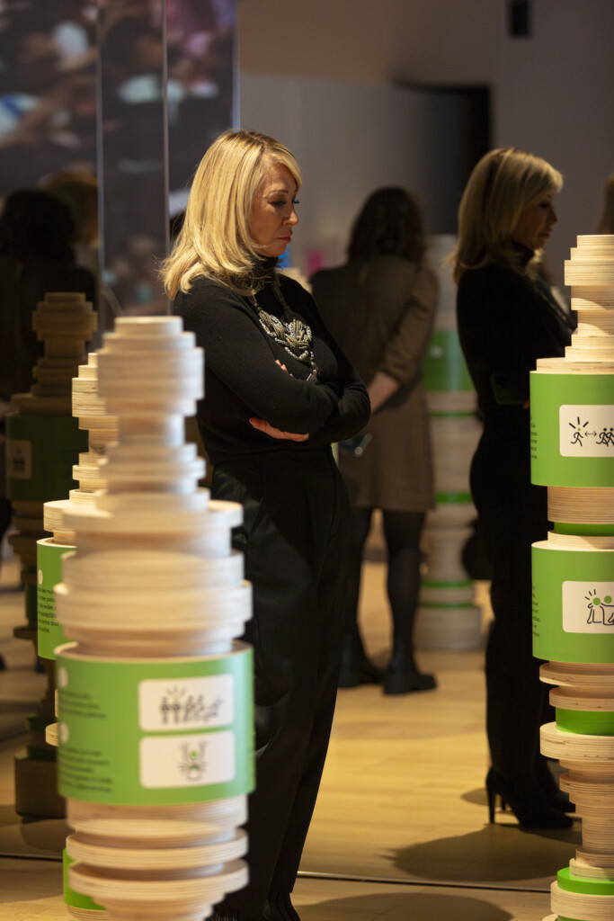 Crowds: humans in interaction exhibition