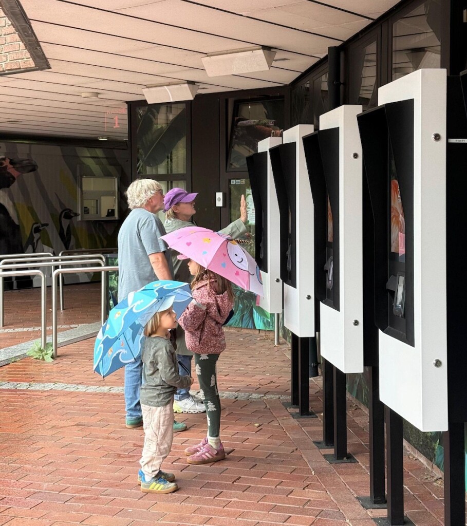 Convious-kiosks-at-Zoo-Osnabruck