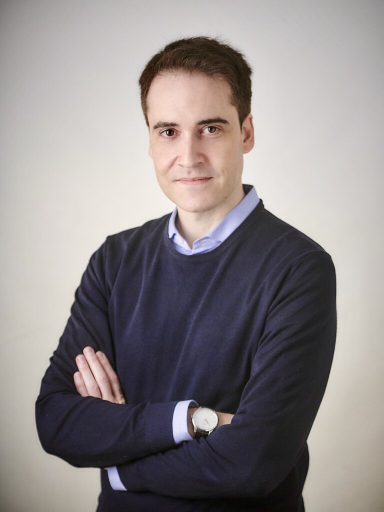 Luis Ferreiro headshot